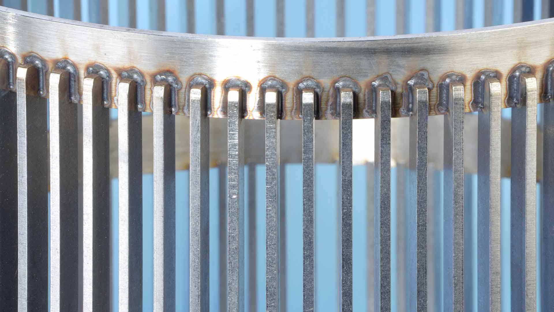Metallteil mit vielen Schweissnähten