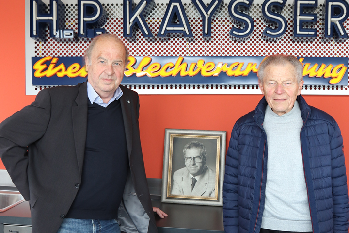 Thomas Kaysser und Manfred Binder beim Besuch in der Firma am 20.04.2023