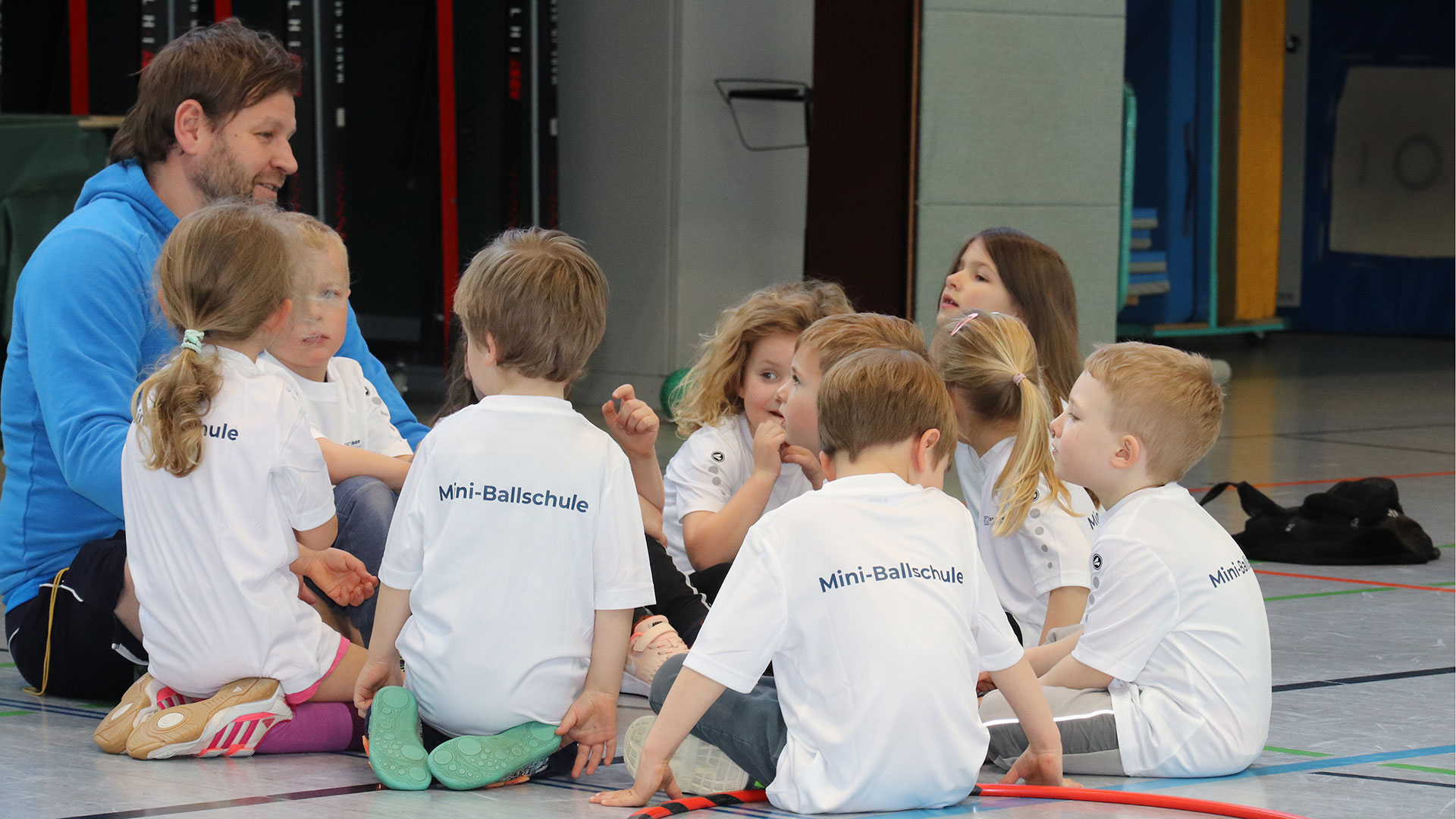 Neue Trikots Mini-Ballschule